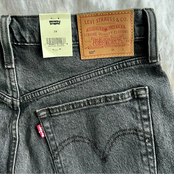 Levi’s 501 Denim Shorts - Picture 3 of 8